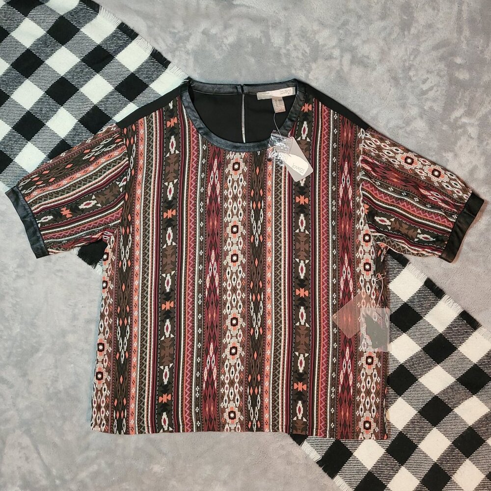 XS | Forever 21 | Geometric Tribal Short Sleeve Top